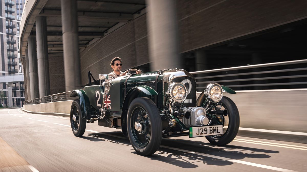 Bentley zmenšil ikonický Blower, jezdit bude na elektřinu